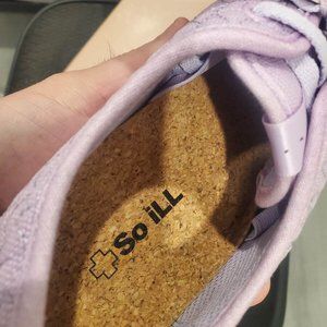 Yaya lavender roamer size 4.5 women's sneakers ***NEW*** (Box in fair condition)